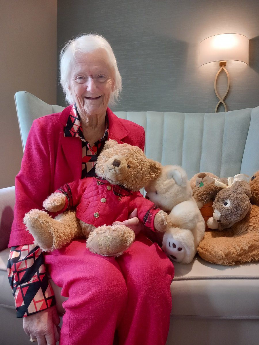 VidaHealthcare1's tweet photo. There is nothing quite like seeing a
bright smile on our residents' face.💗🎀🌸

#carehomesuk #harrogate #northyorkshire https://t.co/9js6k10VSG