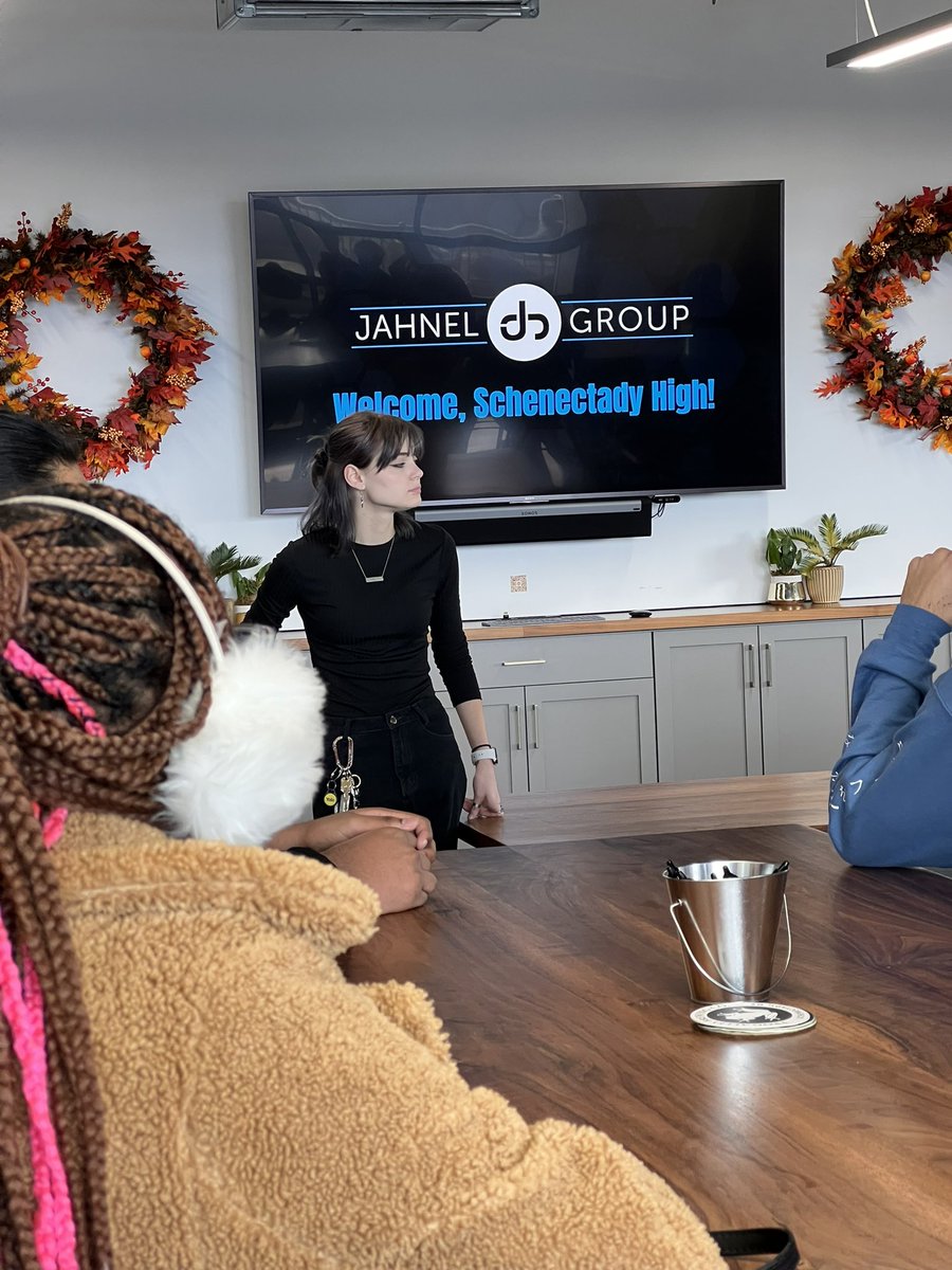 SCSchools's tweet image. STEM Leadership Community visits @JahnelGroup today to learn about career opportunities right here in downtown Schenectady. @ClassPreston @MrDennisGreen @AnibalSolerJr