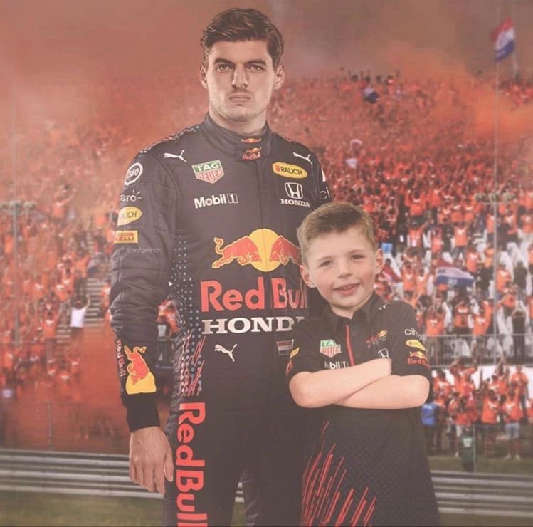 After seeing his interview from today I am glad we defended him all week..he doesn’t deserve the hate and abuse.. people hate his greatness and are scared to watch him dominate for years.. 

Fear leads to anger. Anger leads to hate. Hate leads to suffering.

#F1 #OrangeArmy
