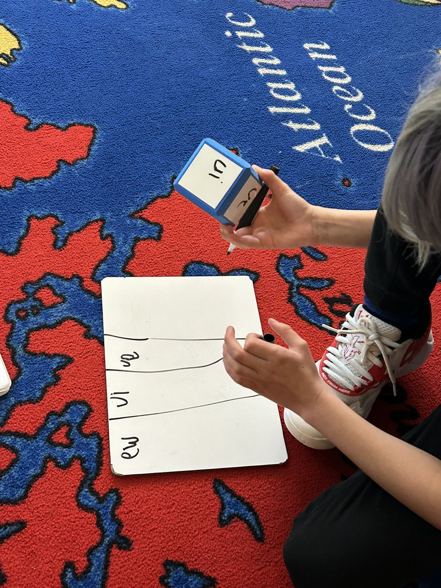 Hands-on word study in 3D today👌🏼 <a href="/VinsonOwenOwls/">Vinson-Owen School</a> <a href="/KatieKmalone/">Katie Malone</a>