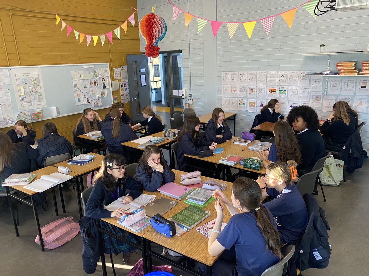 Bhí folláine mar théama #gaeilge24 I mbliana. Ghlac na daltaí i <a href="/Colaistebride/">Coláiste Bríde D22</a> páirt in go leor imeachtaí cosúil le seisiún HIIT, Ióga agus trath na gceist. Is aoibhinn linn a bheith aclaí!! Go raibh míle chomh maith do Ms Moynihan as do chabhair leis an rang ióga🧘‍♀️