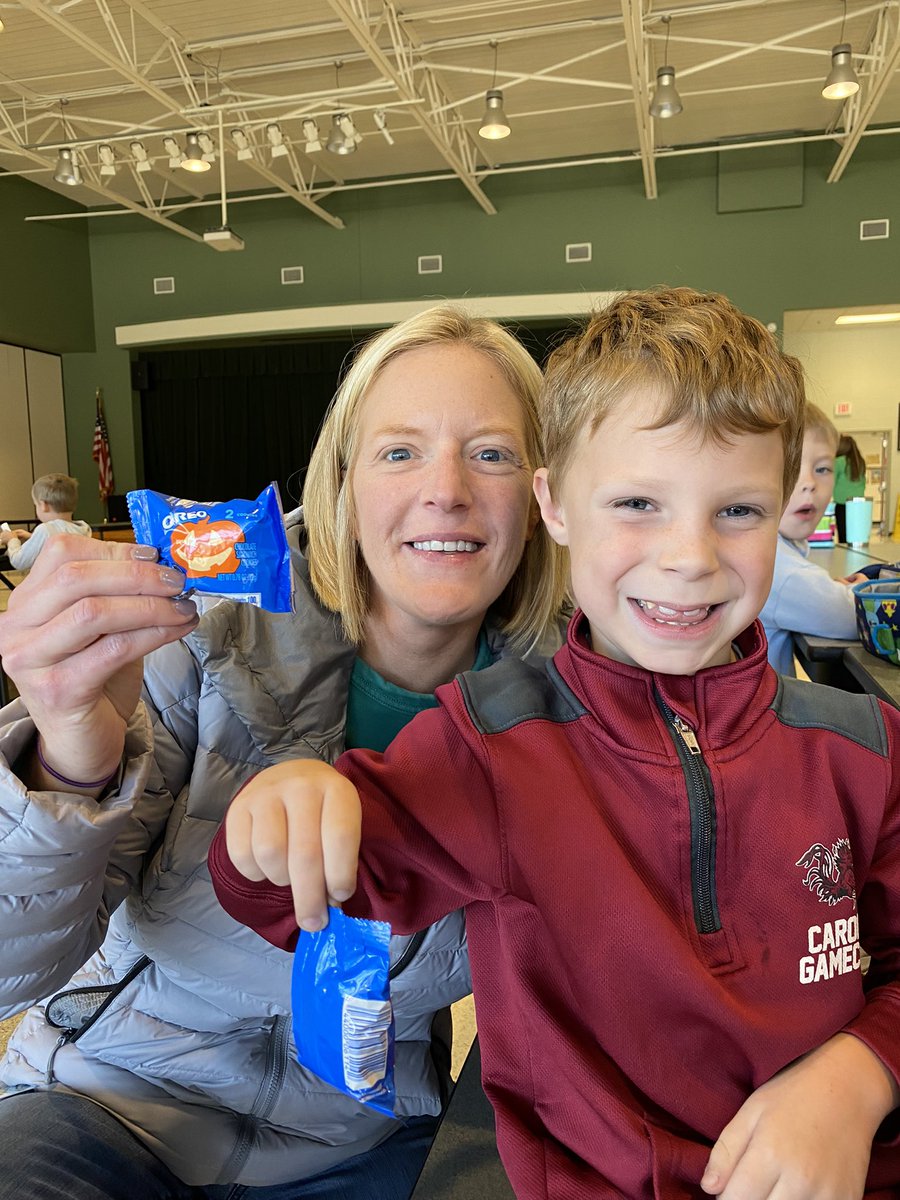 This sweet friend brought me an extra package of our favorite cookies today!!! What a way to exemplify kindness!!! 💚🤎 <a href="/bwooten0807/">Brandon Wooten</a>