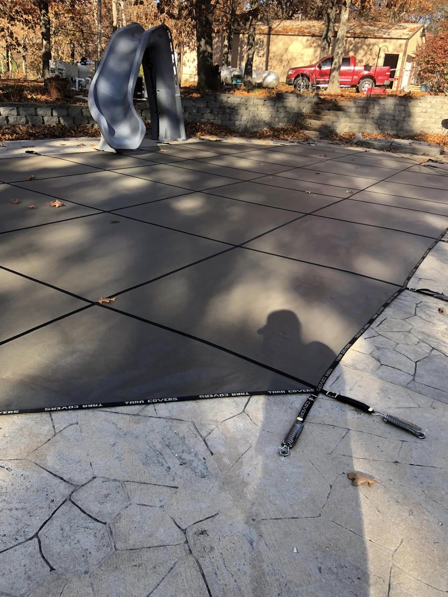 TaraPoolLife's tweet image. A great Safety Cover install from M5 Pools LLC! It fits perfectly around their slide! Thanks for sharing with us!

#tarapools #poolsafetycover
