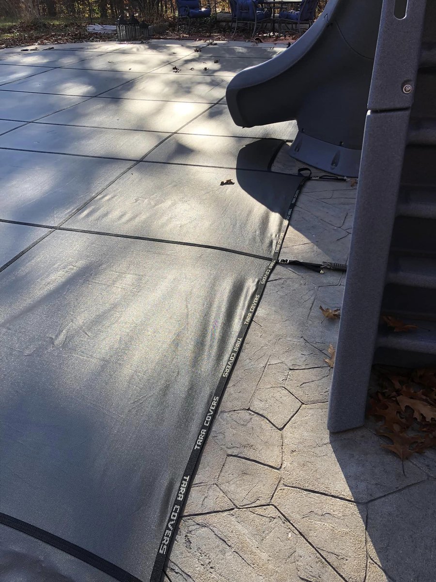 TaraPoolLife's tweet image. A great Safety Cover install from M5 Pools LLC! It fits perfectly around their slide! Thanks for sharing with us!

#tarapools #poolsafetycover