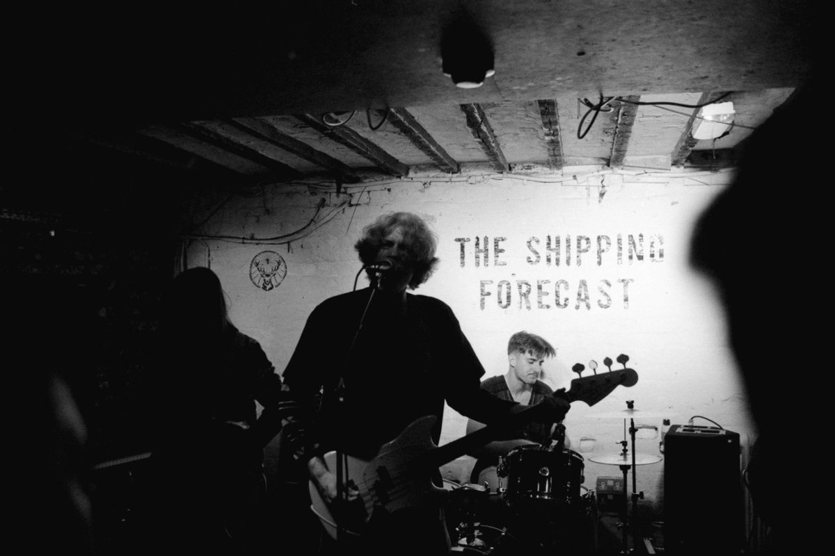 letrasets's tweet image. London peeps so excited to announce we'll be returning to yr arms playing @TheAmershamArms 17/12 !! tickets on sale now via link below 

bit.ly/3hJpl2M

Photo by edhudd