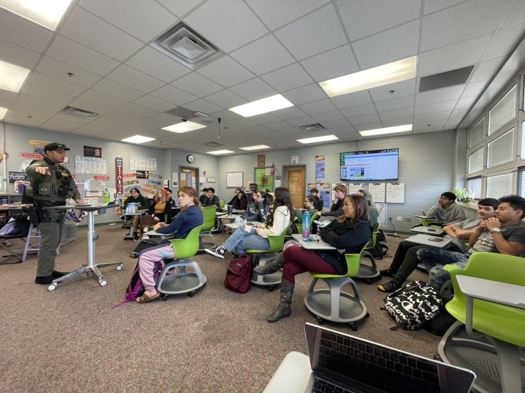 alex_paxia's tweet photo. Deputy Champion and Corporal Barnett visited Mrs King’s AP Gov class for a discussion about Amendments, Rights, and Case Law @FlaglerSheriff @FPCHS #whyFPC https://t.co/uR4dtNIypr