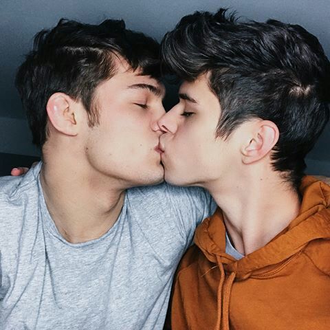 TWINK BOND 💜 (@twinkbond) on Twitter photo 