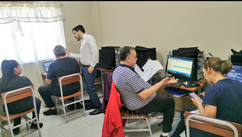 Sinafocal's tweet photo. El #REIFOCAL tiene por objetivo de mejorar la calidad las ofertas formativas ofrecidas por los Institutos de Formación y Capacitación Laboral, así como a sus instructores dándoles mayor prestigio y formalidad a través del reconocimiento y acreditación de los mismos. https://t.co/90SiOypP1k