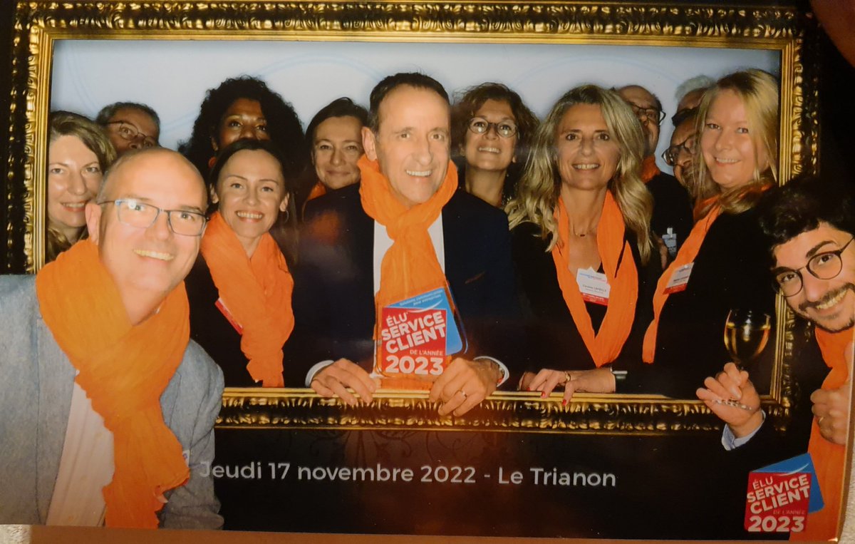 Quel plaisir 😀 de vivre la remise des prix #ESCDA2023 avec les équipes et quelle fierté de recevoir le 🏆 Élu Service Client de l'Année 2023 qui récompense, pour la 2ème année consécutive, l’engagement du collectif au service des clients professionnels <a href="/OrangePro/">Orange Pro</a> 👏