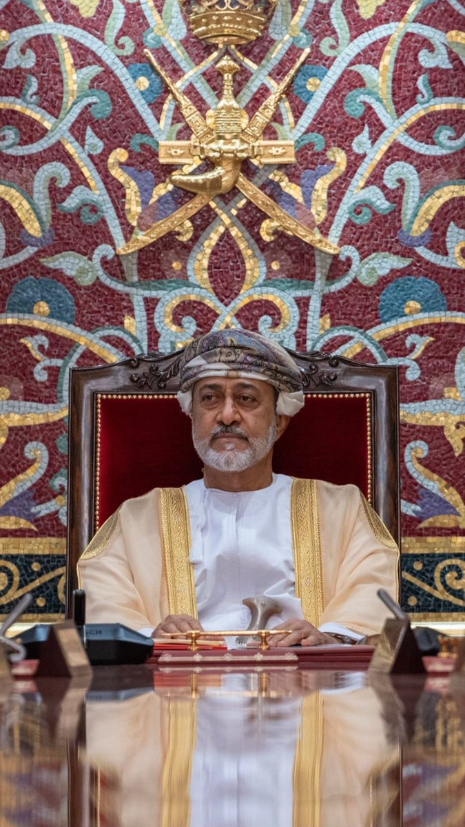 في ذكرى ١٨ نوڤمبر العطرة، يطيب لي أن أرفع أسمى آيات التهاني والتبريكات لمقام مولانا المفدى جلالة السلطان هيثم حفظه الله، وللشعب العماني بمناسبة العيد الوطني الثاني والخمسين. سائلين المولى عز وجل أن يعيدها علينا أعوامًا عديدة وأزمنة مديدة
#العيد_الوطني_52_المجيد
#هيثم_بن_طارق