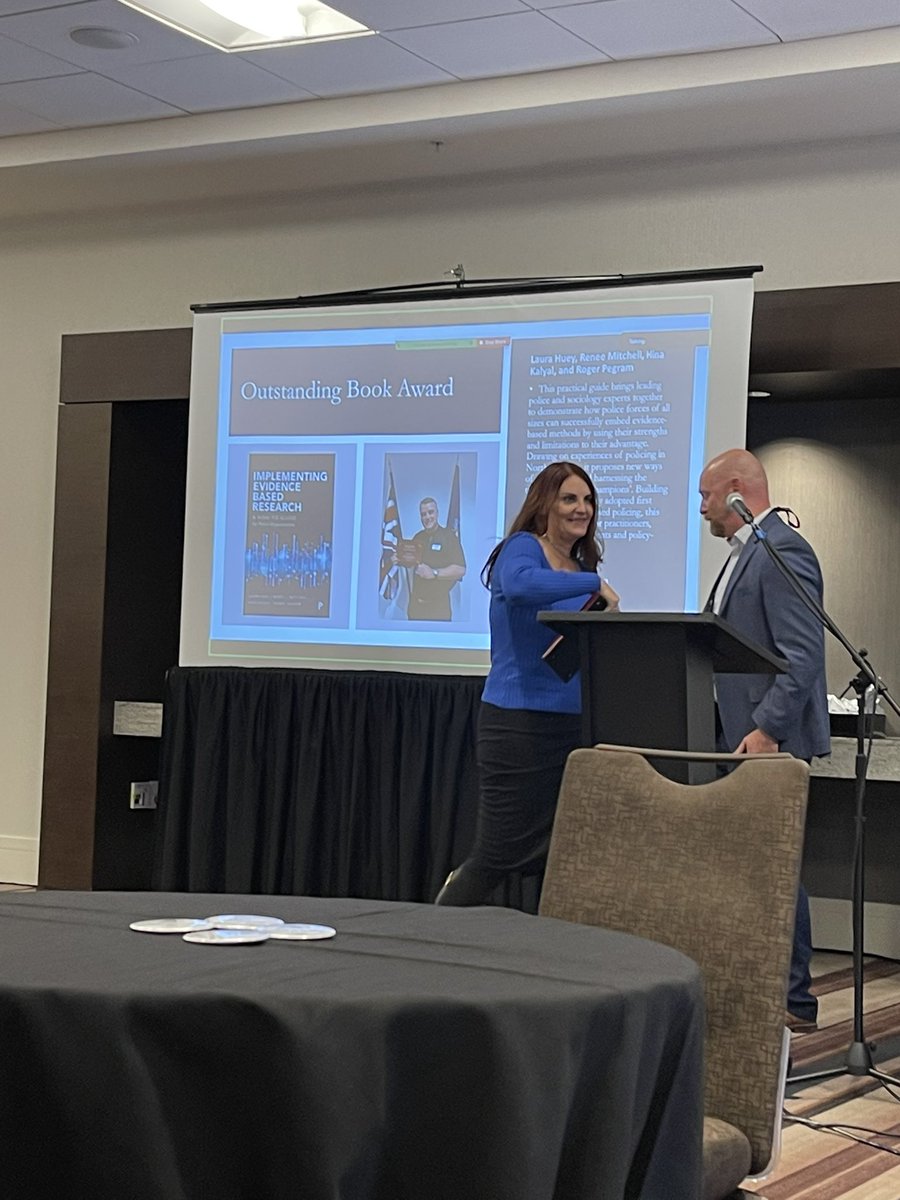 Congratulations to @DrLauraHuey, <a href="/ReneeMitchellDr/">DrRed</a>, @Kalyal_H, and Roger Pegram, winners of the <a href="/ASCPolicing/">Division of Policing</a> Outstanding Book Award!