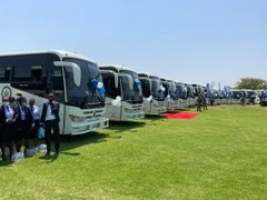 Mrperfectynashe's tweet photo. “Ndakumwirai mvura maTeacher” @edmnangagwa
#ImprovingCivilServiceWorkingConditions
#RuraRoadNetworkRehabilitation
#TransportForCivilServants
@OMpslsw @psczimbabwe #Teachers4ED #Lawyers4ED
#Nurses4ED #Doctors4ED https://t.co/Dh5rS9PoVM