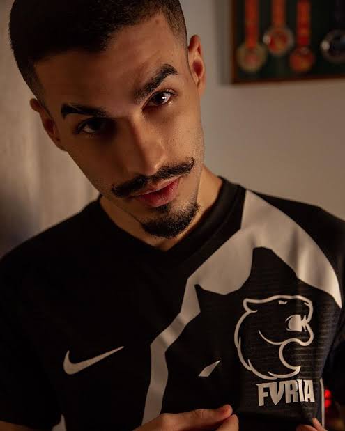 futnatv's tweet image. 🇶🇦✈️ Isabela Pagliari, Allan Estagiário, André Hernán e Diogo Defante estarão no Catar para cobrir a Copa do Mundo FIFA pela live do Casimiro.