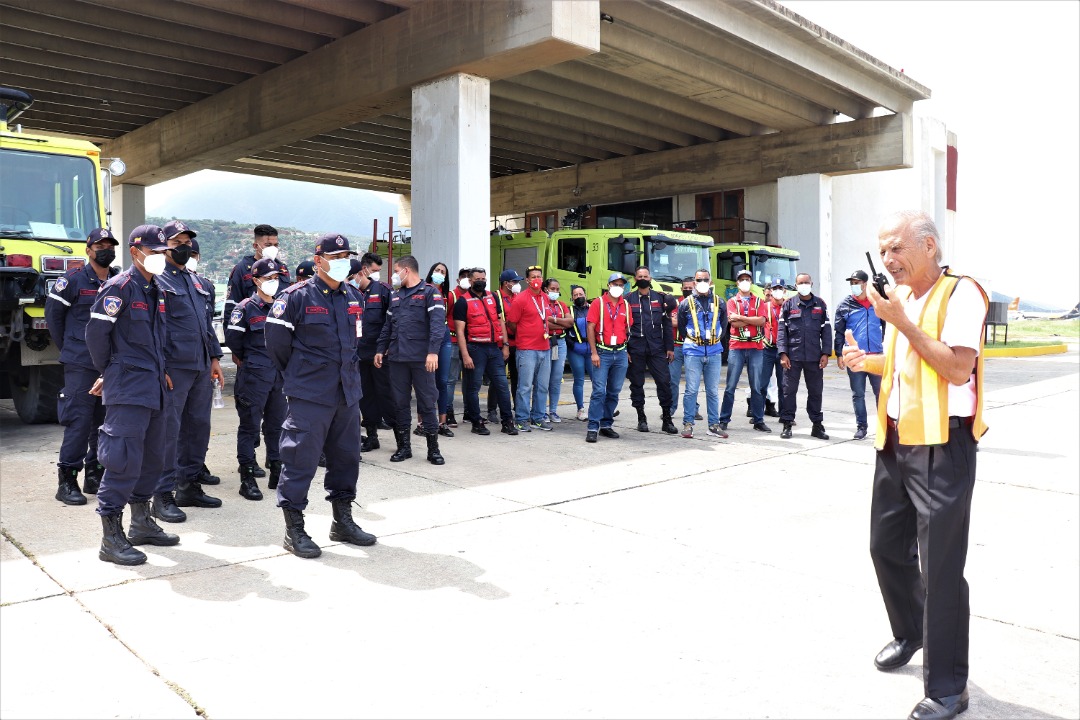 #GestiónIAIM ✈️ || Hoy #17Nov en las instalaciones del Cuerpo de Bomberos Aeronáuticos del IAIM, se impartió el curso de Técnicas de Manejo Vial Defensivo de Vehículos de Emergencia, dirigido al personal bomberil, enfermeras y coordinación de ambulancias.

¡Nada nos detiene!