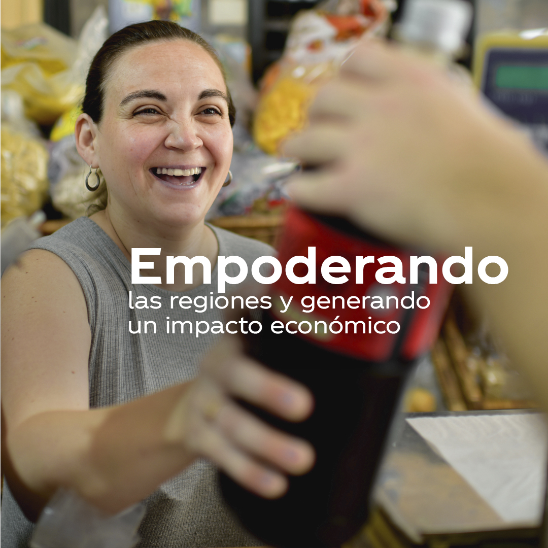 CocaColaLC's tweet photo. Pensamos globalmente y actuamos localmente. Cada región es una prioridad y una misión para nosotros, por eso realizamos diferentes proyectos que se adaptan a los países donde operamos, apoyando a las comunidades en pilares que son esenciales como el empoderamiento económico. https://t.co/0EE1BwmPdX