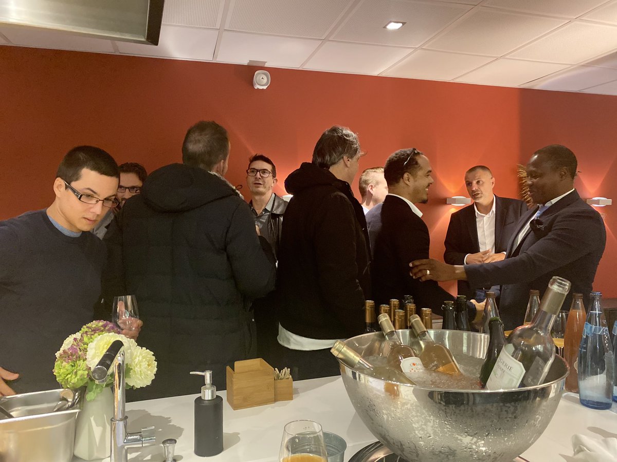ReseauPremium's tweet photo. Cher(e)s membres, le Rรฉseau Premium tient ร vous rรฉitรฉrer ses remerciements pour avoir rรฉpondu prรฉsent ร notre #RP_event.
Nous vous donnons rendez-vous, le jeudi 15 dรฉcembre 2022 pour notre #soirรฉe_GALA.
Dโici lร , portez-vous bien et ร trรจs bientรดt! https://t.co/nsQktyQq8S