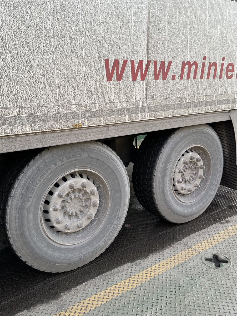 Things I like about driving through northern Norway as a tire nerd

1/2 cars is an e-tron on studded <a href="/NokianTyresNA/">Nokian Tyres, North America</a> 👌

Although our Tesla is on non-studded Hakkapeliitta R3, the ice performance is solid due to compound optimized for this area - insane ice!

+Nokian truck tires?!