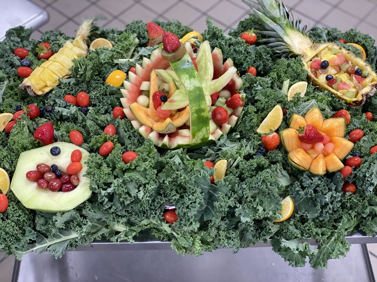 LibertyCoSchool's tweet photo. Check out what our Liberty College & Career Academy Culinary Arts students created for Thanksgiving lunch around the system....these incredibly creative and fantastic fruit baskets!
#LCSSNutrition #ExcellenceInEverything #FuelingGA #KeepGAFed #KeepGALearning https://t.co/IifuJpDxBE