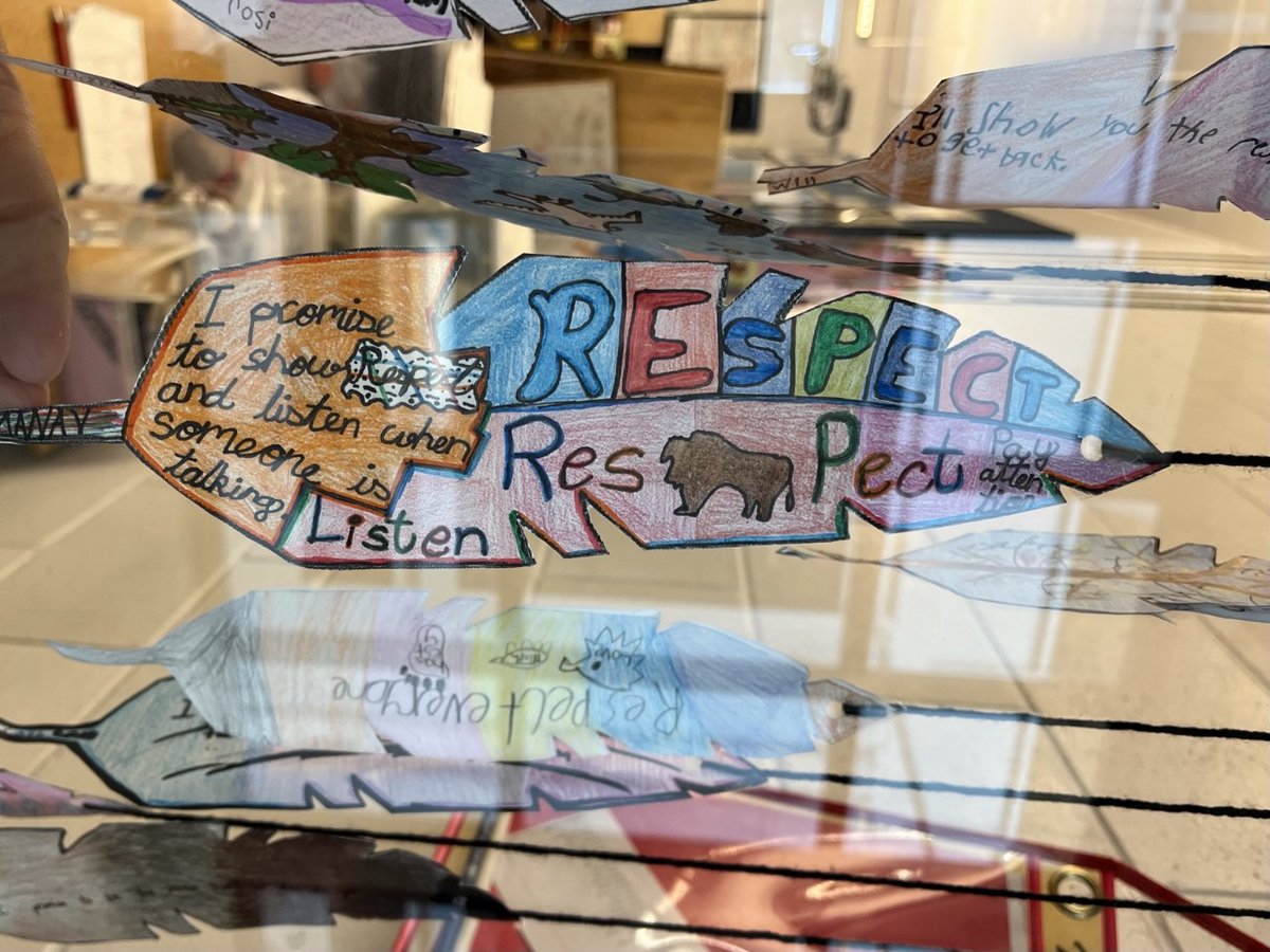 A treaty is a promise ...here in Mrs. Latour's gr.7 class <a href="/MundysBayPS/">Mundy's Bay PS</a>, we made some promise feathers to help make our school, classrooms, and playground a welcome and safe place for EVERYONE. 
#Grandfatherteachings #MundysBayMarinersMakingaDifference
#DiversityEquityInclusion