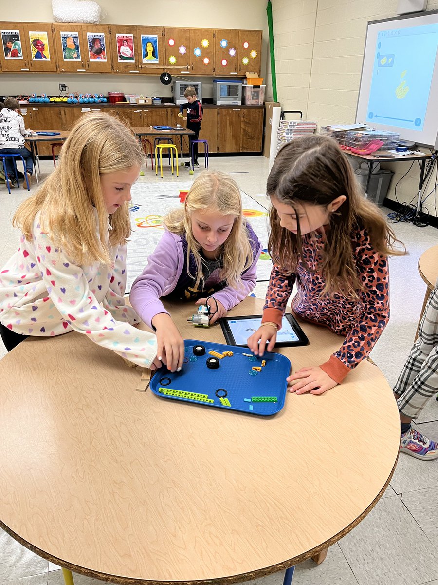 kcollazo's tweet image. One of the best ways to learn about force and motion is to #DoTheScience! 3rd graders built a car and collected data about how long it took to push various amounts of @KEVAplanks #STEM #STEMEducation #DataScience @LEGO_Education
