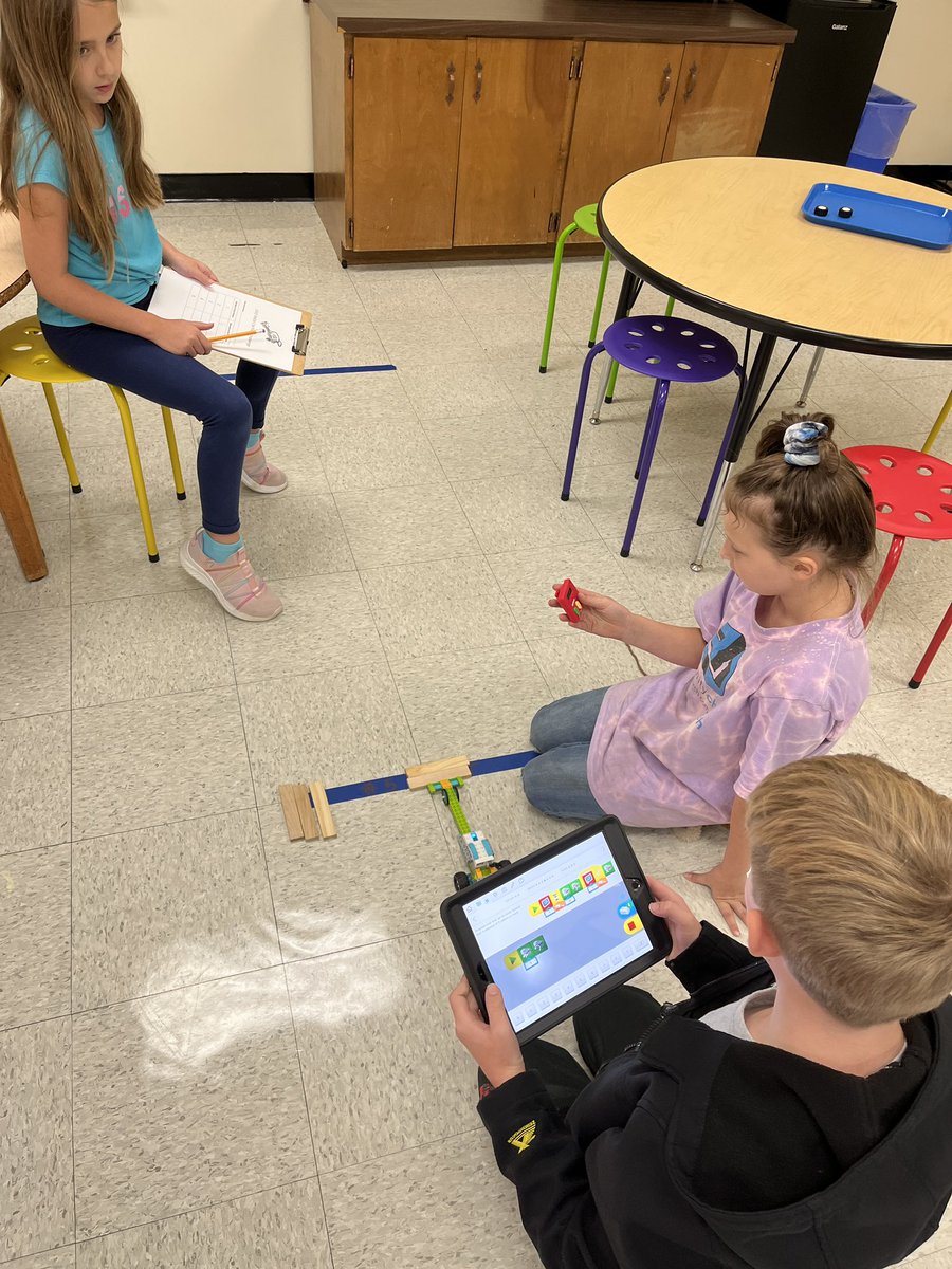 kcollazo's tweet image. One of the best ways to learn about force and motion is to #DoTheScience! 3rd graders built a car and collected data about how long it took to push various amounts of @KEVAplanks #STEM #STEMEducation #DataScience @LEGO_Education