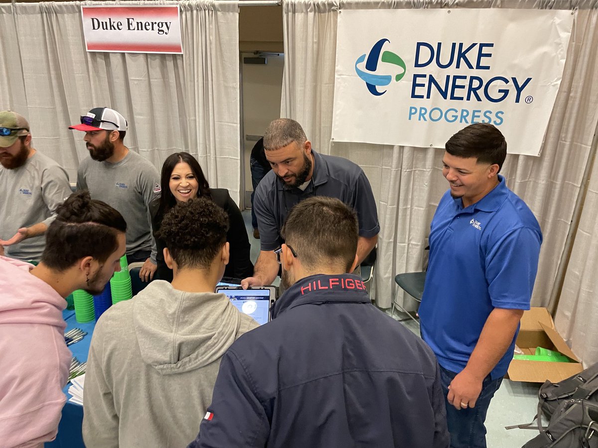 Pleased to join engineers and transmission and distribution colleagues ⁦<a href="/DukeEnergy/">Duke Energy</a>⁩ to participate in the Public Schools of Robeson County’s Career &amp; Technical Education Career Fair today in Lumberton. Encouraging high school students to consider powerful careers.