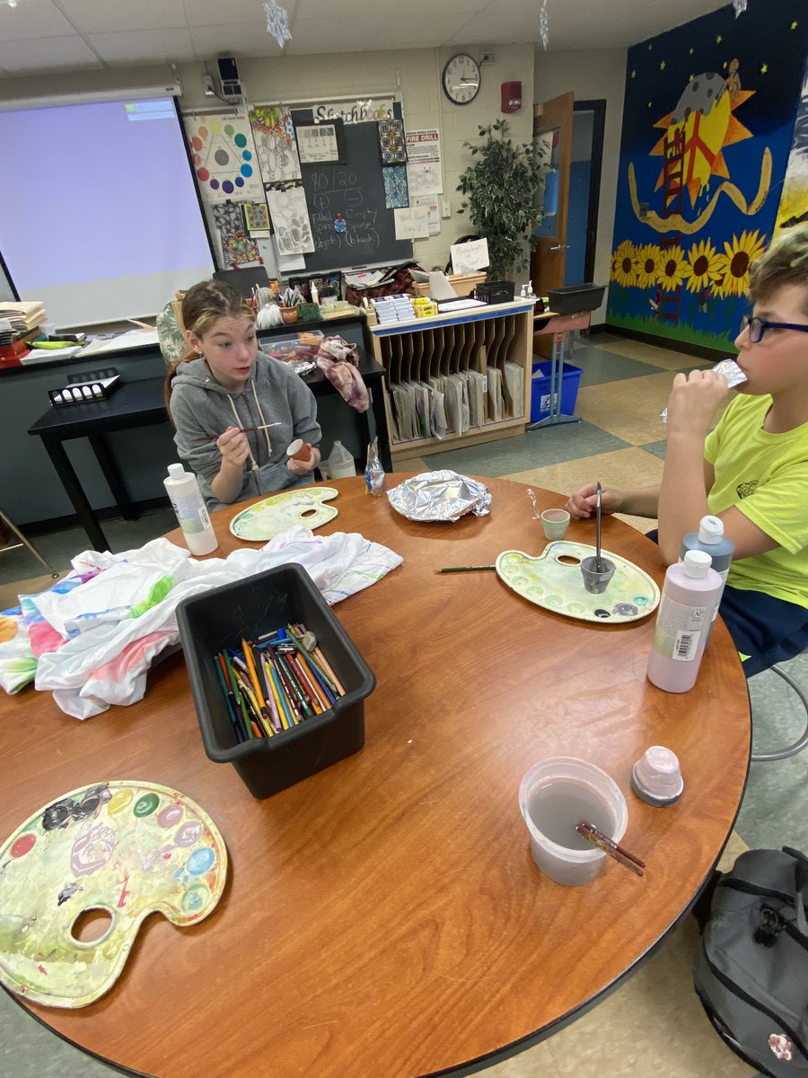 Lisa Eakins tweet media