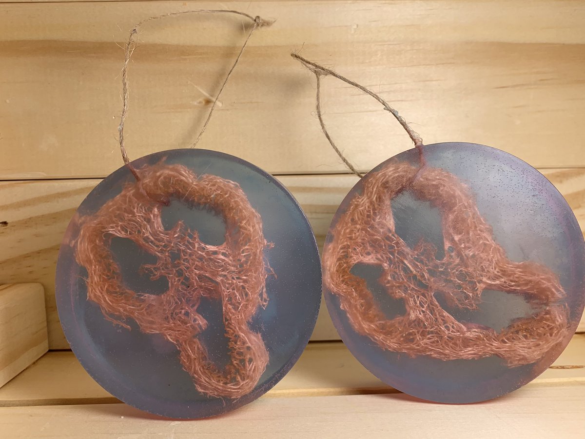 cj_dbabe's tweet image. These #HandmadeSoaps w/ built-in Loofah will keep you #Fresh during the #holidays2022! Avail in #TeaTree + #Lemongrass / #Grapefruit/ #ClarySage only from: CJ Babe’s Homegrown Plants &amp;amp; Botanicals 🌱🌺🌸

checkout.square.site/merchant/ML57R…