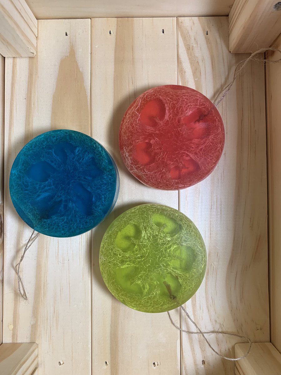 cj_dbabe's tweet image. These #HandmadeSoaps w/ built-in Loofah will keep you #Fresh during the #holidays2022! Avail in #TeaTree + #Lemongrass / #Grapefruit/ #ClarySage only from: CJ Babe’s Homegrown Plants &amp;amp; Botanicals 🌱🌺🌸

checkout.square.site/merchant/ML57R…