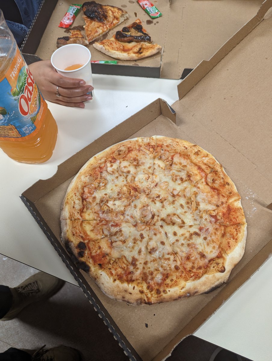 popceyrexy97's tweet photo. You know what time it is, PiZza Parteyy. There is no proper coding day without a box of pizza to top it off.

Guess what? I broke my Pizza virginity today.I had my first pizza in over 20 years of my life😍

@Design4Green #ImakelTsustainable #Dontcodelikeapig #GreenlT #EcoDesign https://t.co/m7Gmly32Ah