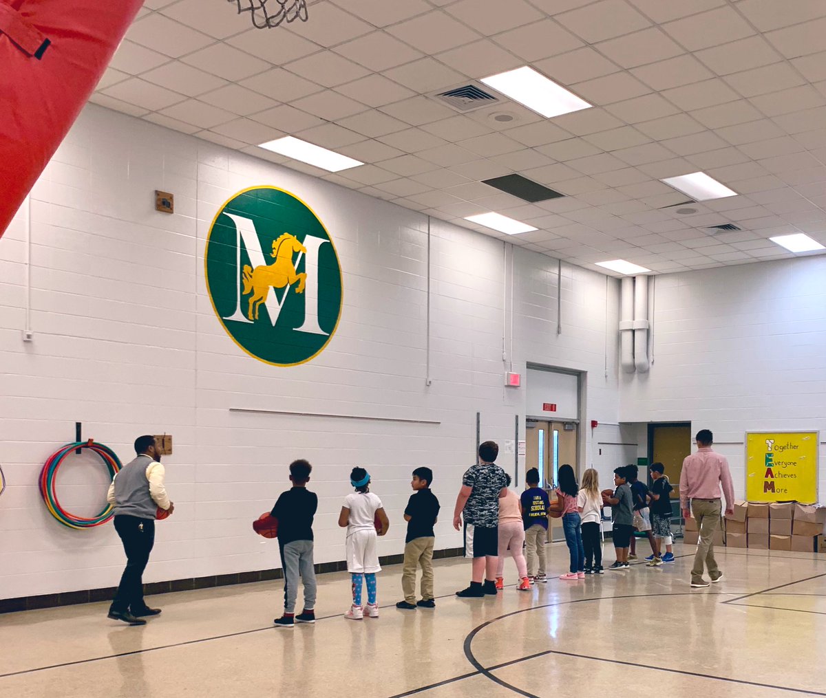 brittBell04's tweet photo. Youβre looking at this yearβs @MLEmustangs basketball team! Led by our very own @wales_ramon & @mrberrytweets . #ballinMustangs #MLElevelup π https://t.co/mUZflFxNvT