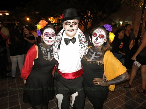 MazatlanVisit's tweet photo. So many events in Mazatlán, Mexico

Carnival, spring break, easter week, Halloween, Day of the Dead, marathon, triathlon, and so much more…

Full list here:->
https://t.co/pEQv4UgwiK

#Mazatlan #Mexico #events #carnival https://t.co/Tmb1MlisG4