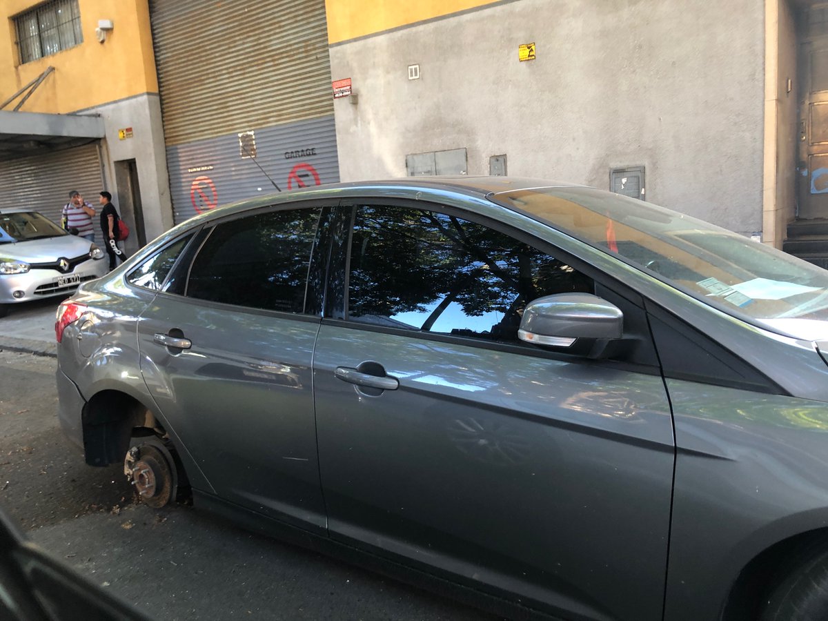 En La ciudad del kirchnerista de <a href="/horaciorlarreta/">Larreta</a> te cobran impuesto a la víctima de robo (grabado de autopartes) y adivinen q es lo q más se roba y no se graba?