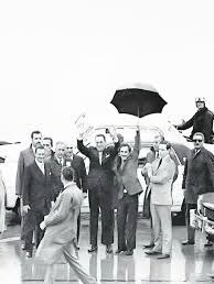 5) Escapamos a los bosques, chapoteando en el barro y la lluvia para zafar de la represión…

Llorando por los gases y la impotencia de no poder llegar a Ezeiza 

Pero felices…
Perón había vuelto 

Feliz “Día del Militante”, compañeros!!
🇦🇷✌🏽🇦🇷✌🏽