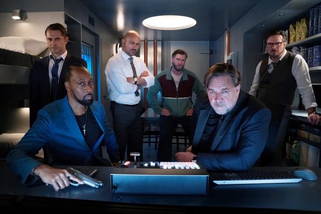 RCfansItalia's tweet photo. #pokerface #thrillermovie by/with @russellcrowe #thebestcast #suspense al cinema in Italia dal 24 novembre https://t.co/jrFi38zz4J