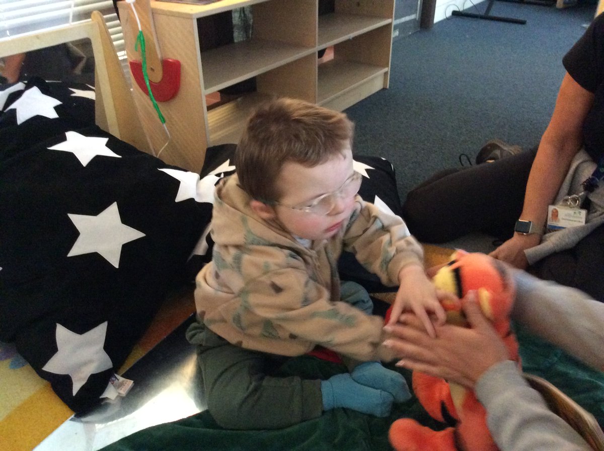 IsobelMairFC's tweet photo. Cara love their sensory stories. #storytime #sensory #activelyengaged https://t.co/A9iccj1JKm