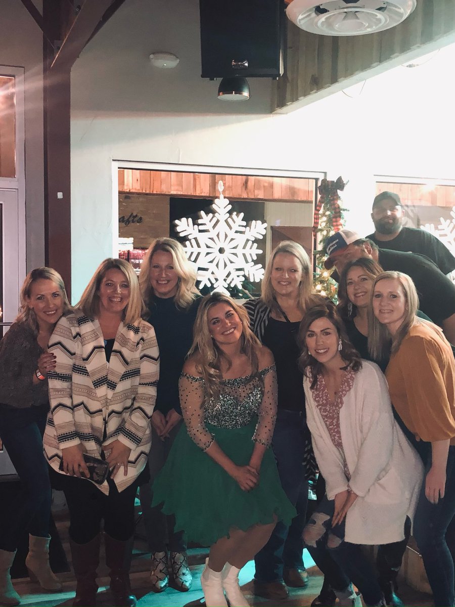 casscasscass_'s tweet photo. @MorganMylesLIVE your Ogallala girls are using all 10 votes to get you through 🤪♥️ So excited for you!!! https://t.co/bmQMR628DO