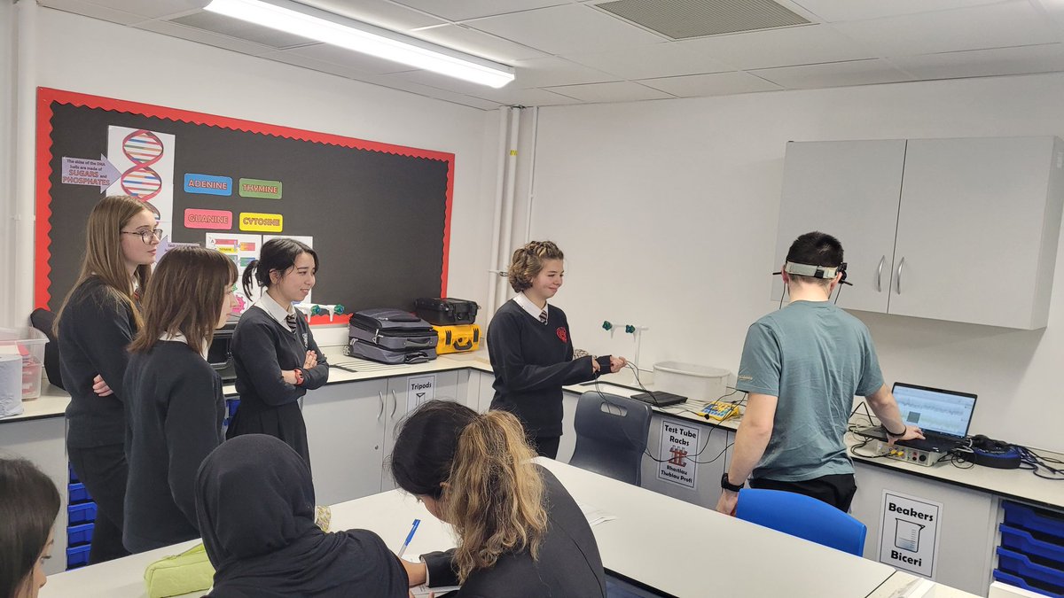Another great session from <a href="/CardiffMetSES/">Cardiff Met SES</a> this evening for Yr11 scientists, this time looking at the cerebrovascular system #STEM <a href="/ScienceCHS/">ScienceCHS</a> <a href="/HistoryCHS/">HistoryCHS</a>