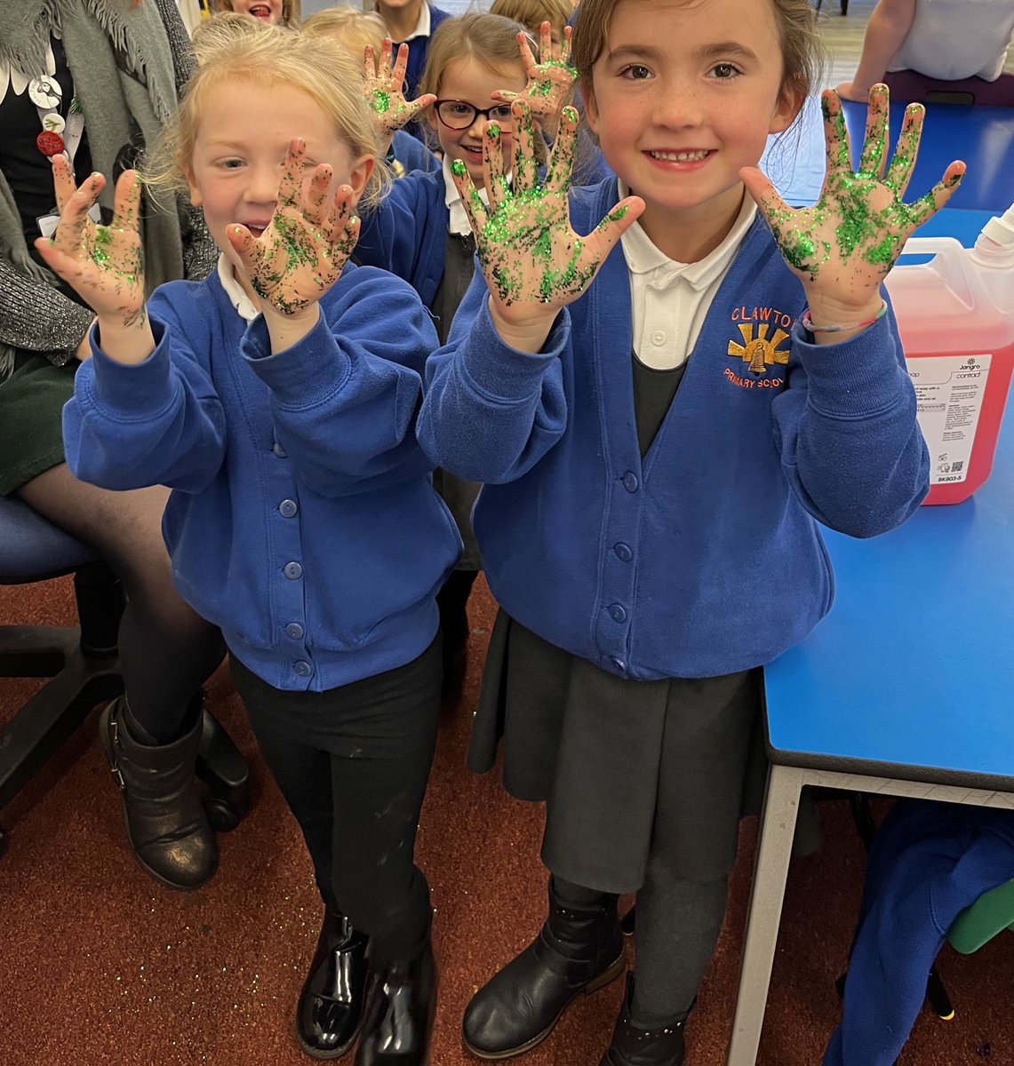 Squirrel class were scientists this afternoon! We have discovered how germs spread as part of our “keeping healthy” unit of work. Everyone was shocked at how easily the ‘germs’ spread! 🦠 <a href="/AlumnisMulti/">Alumnis Multi-Academy Trust</a> #C360