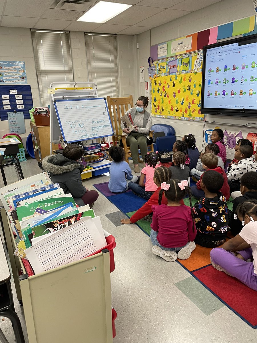 Skfuoco's tweet photo. Another successful visit with our 1st graders from the @EcorsePL practicing call and response.  @Ecorseschools https://t.co/Yx2GUBCJF2