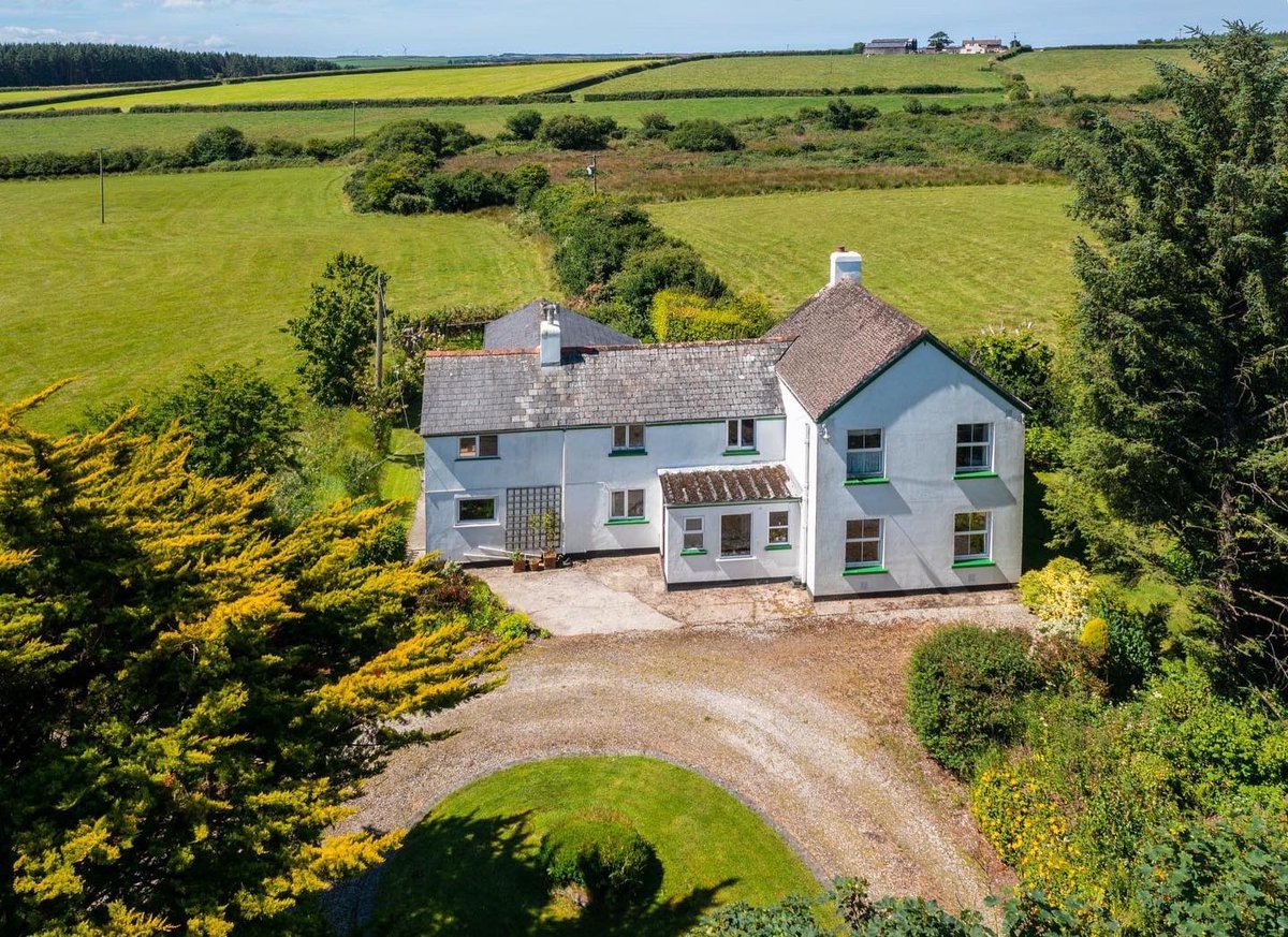 JSNorthDevon's tweet photo. Delighted to have #exchangedcontracts on this super #countryside property set amongst #rollinghills and within a ring fence of its own #land in #NorthDevon this week! 🥳🥂
#PropertyExperts #JacksonStops #Devon #Woolsery https://t.co/vLxjkMaQny