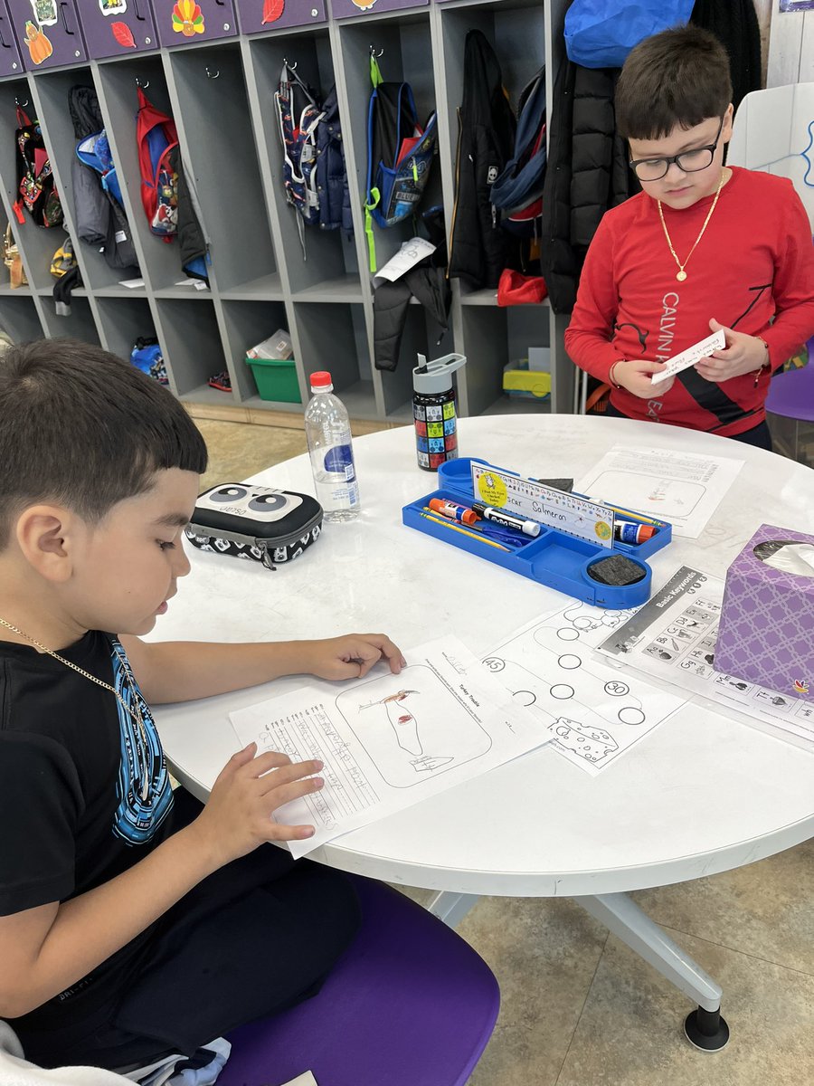 Asking and answering questions about our favorite part of the story. So proud of these learners! 🦃#TurkeyTrouble #Thanksgiving <a href="/Hampton_Street/">Hampton Street</a> <a href="/MineolaUFSD/">Mineola UFSD</a>