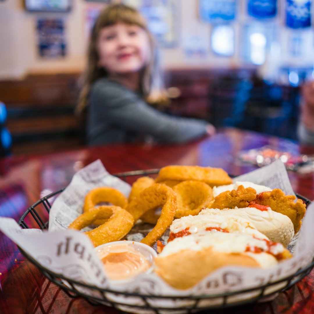 VisitCedarCity's tweet photo. Looking for a local spot to eat during your visit to #CedarCity, #Parowan, or #BrianHead? Our area is home to some incredible dining that you won't want to miss!
📍 Pizanos Pizzeria in Brian Head, UT
PC: @zionadventurephotog https://t.co/EfHgqzMAJ0