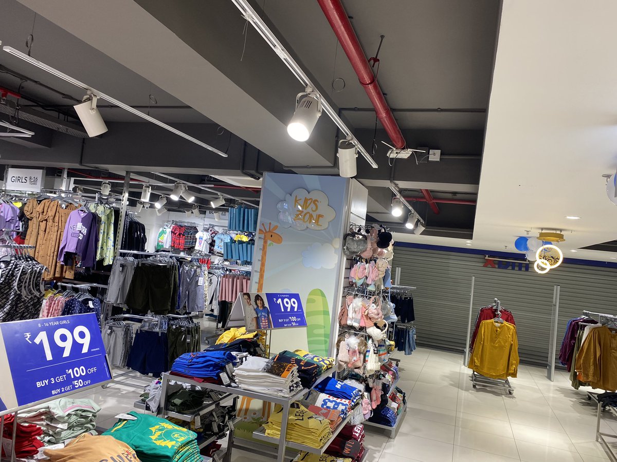 AmarjBoruah's tweet photo. Empty floor not even a sales executive @maxfashionindia ,at #squaremall Guwahati at 9pm https://t.co/CHundWPlQU