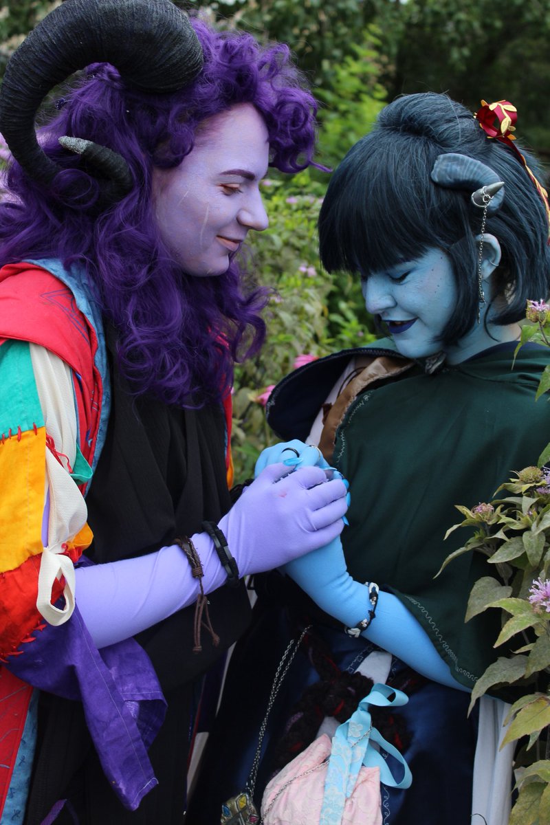 AnxiousCrows's tweet photo. Happy mighty nein reunion day #jesterlavorrecosplay https://t.co/ByyIfsHMP7