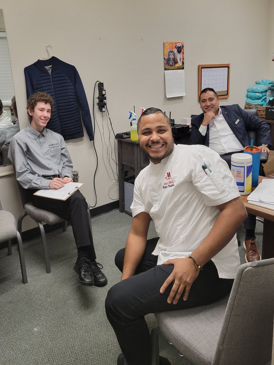 Thankful for our Marriott mentors that welcome students to learn side-by-side from the best in the Hospitality business! #WorkBasedLearning #HospitalityServices #HumbleCTE <a href="/HumbleISD_CTE/">Humble ISD CTE</a> <a href="/MarriottIAH/">Marriott IAH</a>