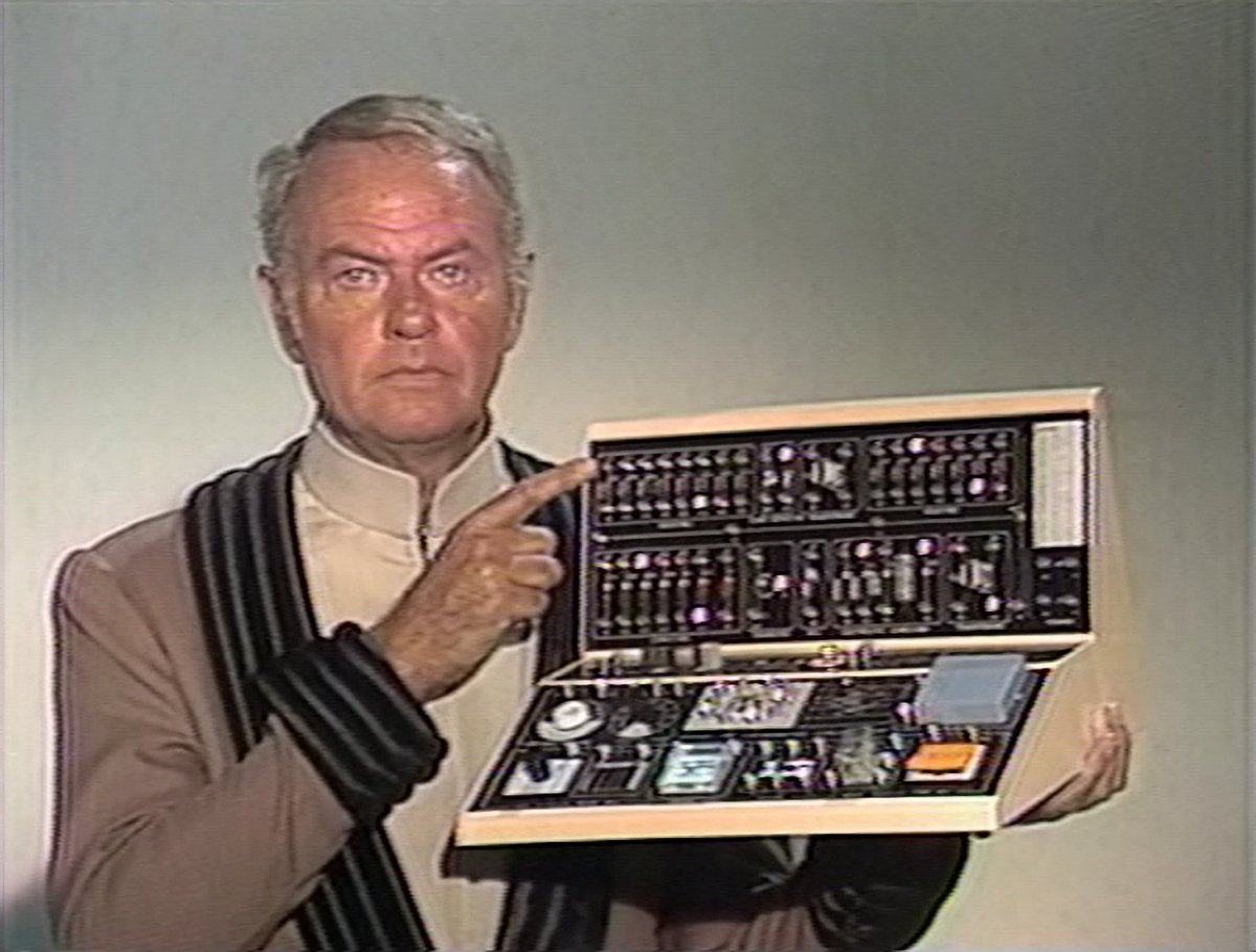 nickytea's tweet photo. The Star Wars Holiday Special debuted 44 years ago today. To celebrate, a prop discovery that has eluded fans for decades....

Dear friend &amp; keyboard maven @RyanNorbauer has identified Dromboid's Amorphian Mini-Transmitter!

It was a modified "MyKit System 7" electronics kit: https://t.co/lKslRrADEH