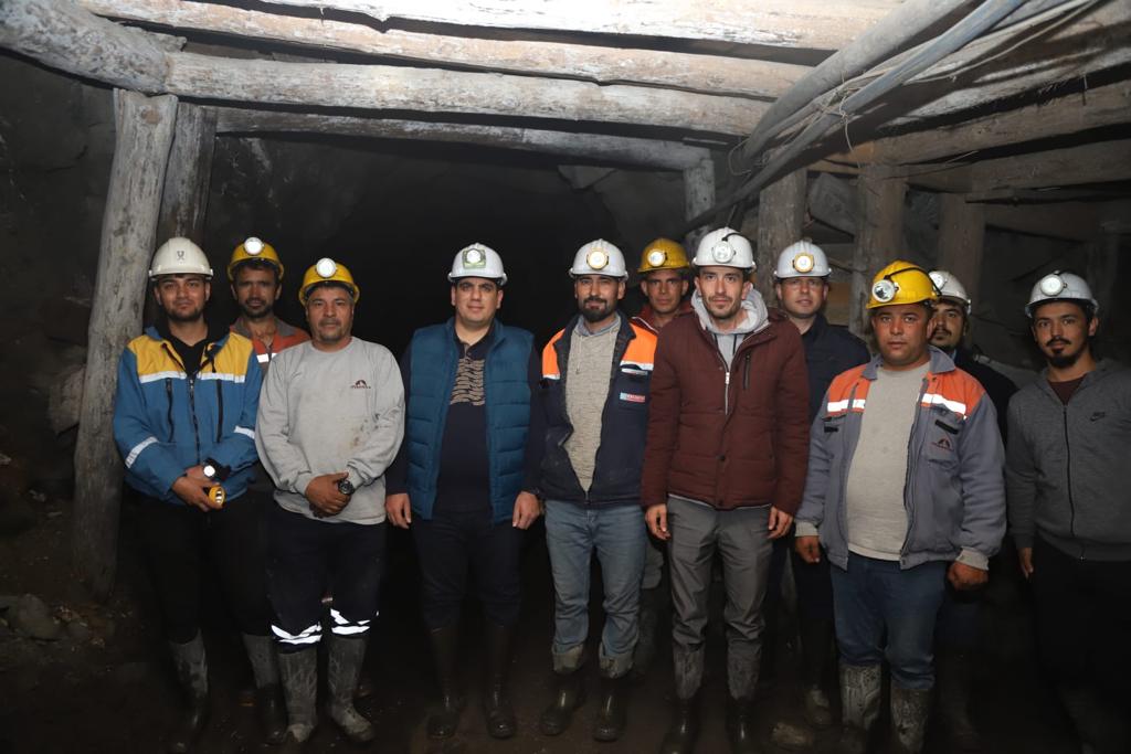 TC_acipayam_'s tweet photo. Kaymakamımız Sayın Mustafa GÜRBÜZ'e İlçe Jandarma Komutanı Üsteğmen Yasin GÖKÇE eşlik etti. https://t.co/igdr2GmfjM