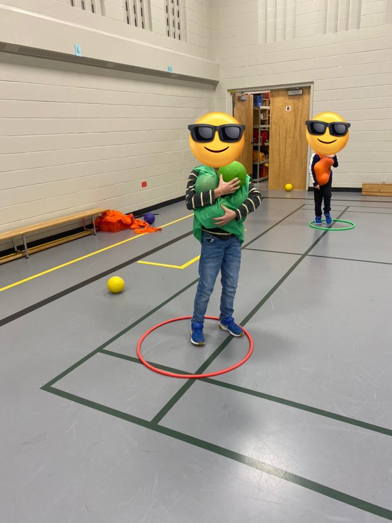 BPSHawks3's tweet photo. Stuff The Jersey - a fun game that practices catching and throwing skills! #BPSHawks3 #BPSHawks #BPSHawksPE https://t.co/2fBJGyETwG