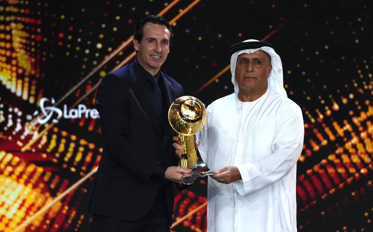 Amazing days in Dubai. Thanks so much for the COACH CAREER AWARD to my friends of @Globe_Soccer. I would like to come back soon to this great event, full of legends and top professionals, so we will work even harder to have success also with @AVFCOfficial #GlobeSoccer 👏